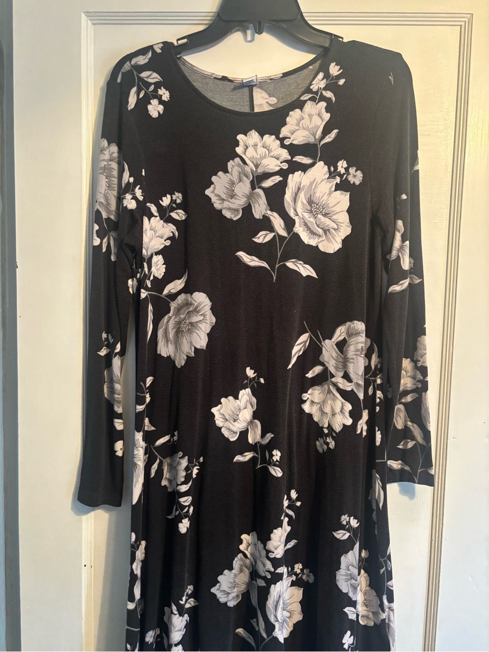 Old Navy Black and White Floral Long Sleeve Dress